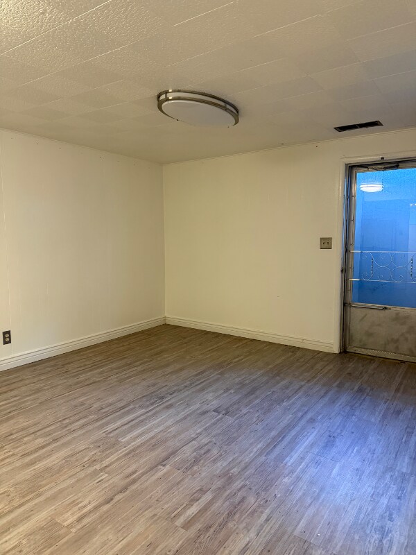 Foto del edificio - 2046 E Center St