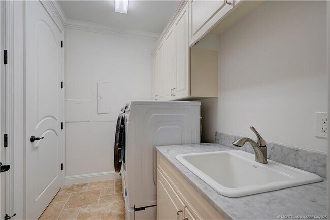 Foto del edificio - 1528 NE Outrigger Landings Dr