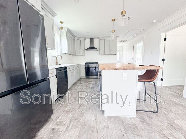 Foto del edificio - 233 Jefferson Heights Ave