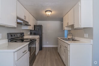 C1 - 3BR, 1BA - 950SF - Kitchen - Mariposa Flats