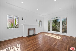 Building Photo - 2826 Somerset Dr