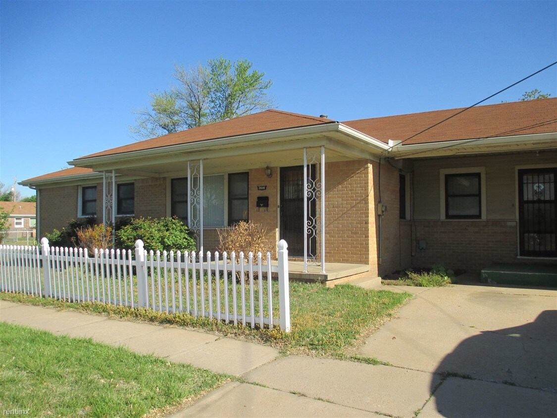 Primary Photo - 2020 W 31st St S