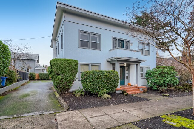 Foto del edificio - 5134 SE Hawthorne Blvd