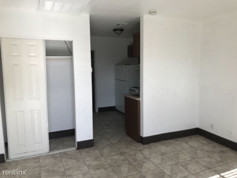 Primary Photo - 2114 Stewart Ave