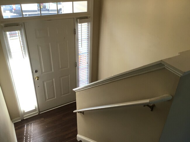 Building Photo - 140 Haven Grove Trl