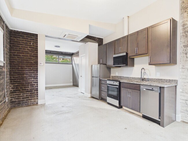 Building Photo - 7 E Franklin St
