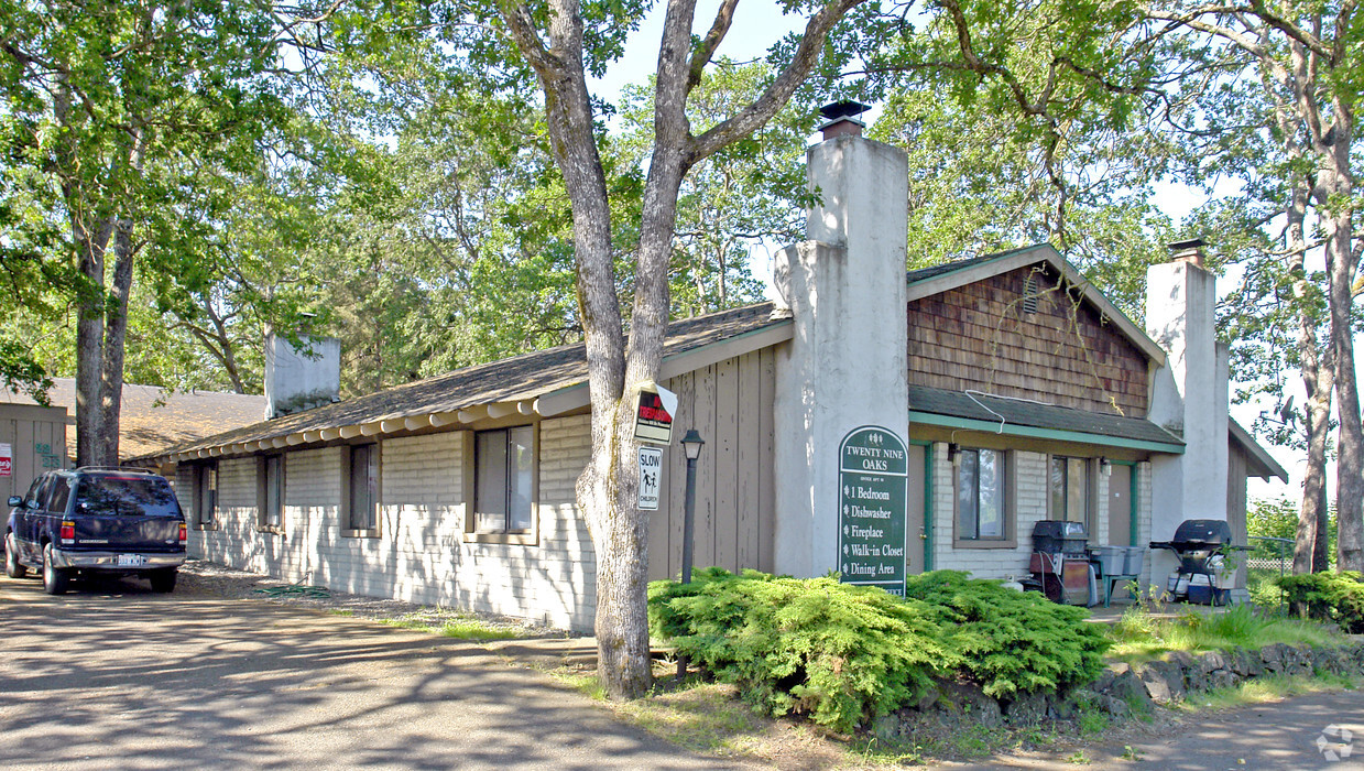 Primary Photo - Twenty Nine Oaks Apartments