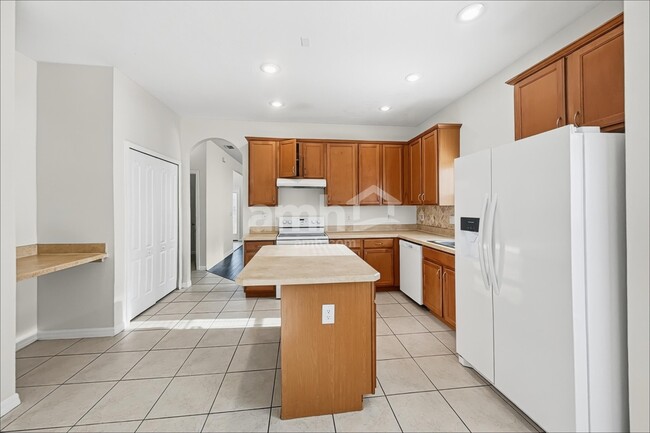 Foto del edificio - 1659 Canoe Creek Falls Dr