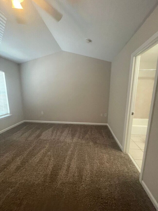 Building Photo - 06-205 Fisher