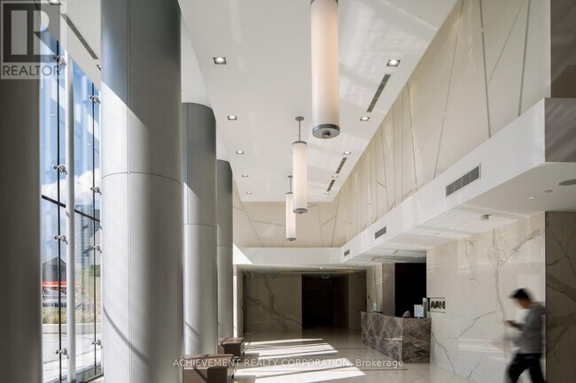 Building Photo - 255 Village Green Square