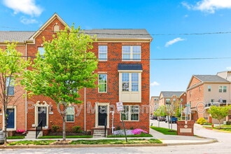 Building Photo - 840 Oldham St