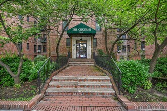 Building Photo - 140-18 Burden Crescent