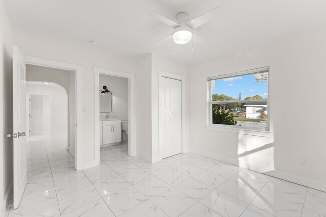 Foto del edificio - 211 37th St S