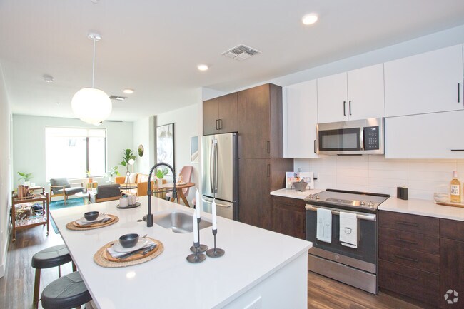 1BR, 1BA - 1B-2 - 744 SF - Trovita Rio