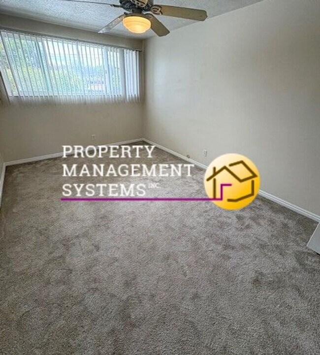 Building Photo - 2 Bedroom Condo in Millcreek!