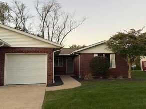 Building Photo - 2812 Eastwood Dr