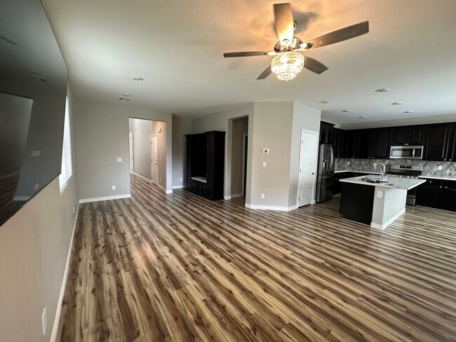 Foto del edificio - 4 bedroom Tule Springs Coming Soon