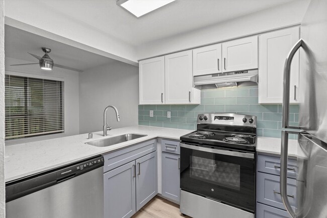 Building Photo - Cedardale