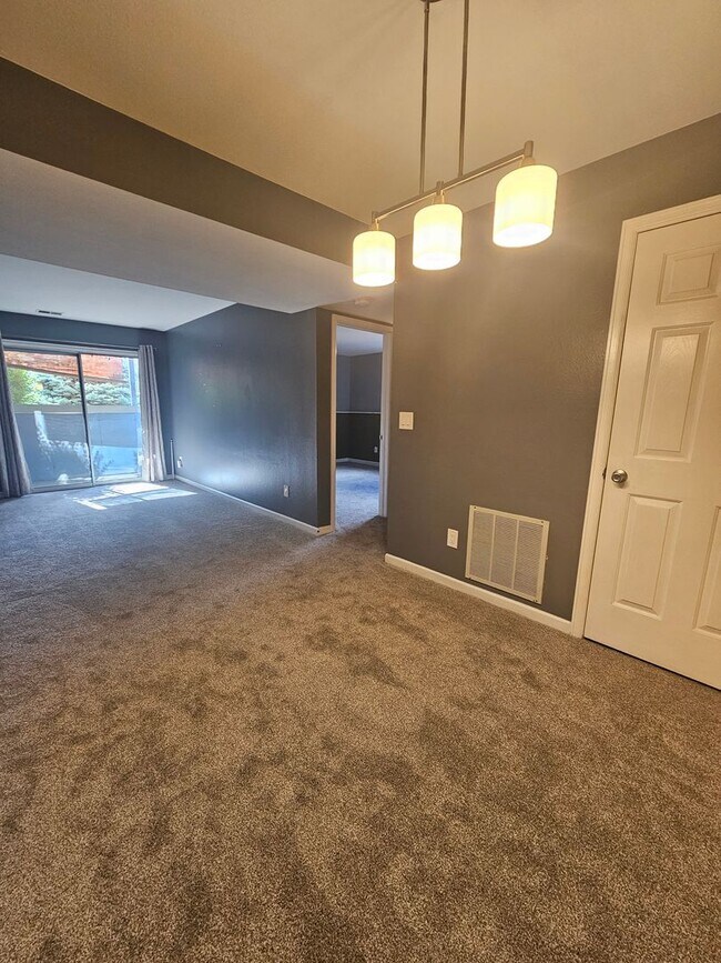 Foto del edificio - Cozy Garden Level Condo in Boulder