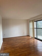 Building Photo - 6998 Hanover Pkwy