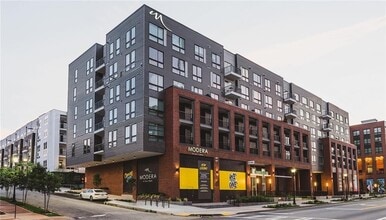 Building Photo - 780 Memorial Dr SE