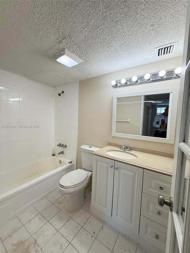 Building Photo - 801 NW 47th Ave