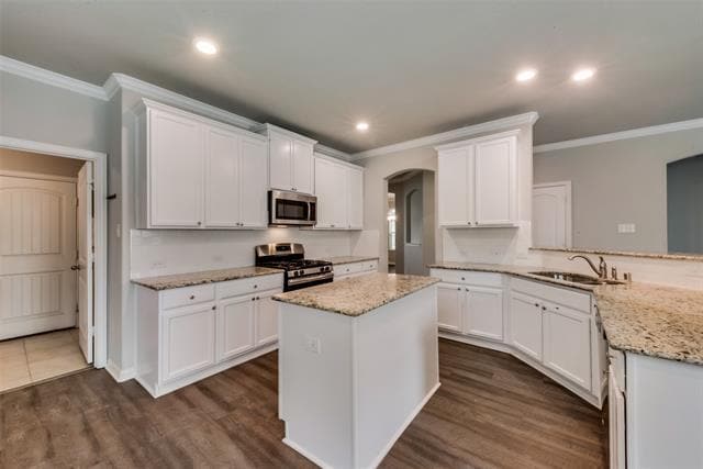Building Photo - 16704 Lincoln Park Ln