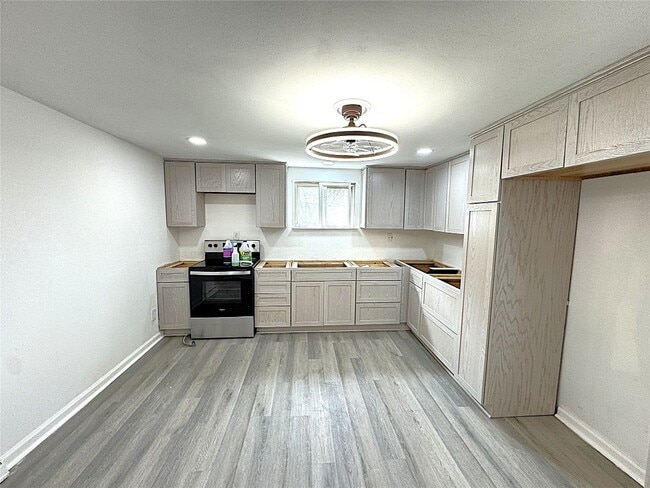 Building Photo - 609 N Nanticoke Ave