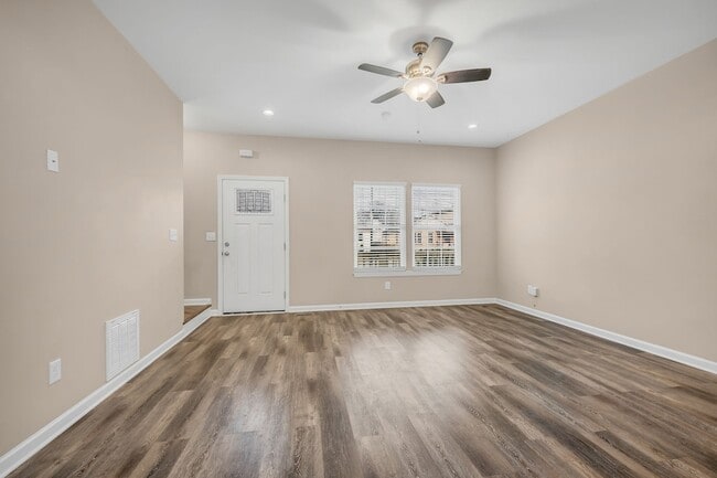 Building Photo - 1911 9th Ave N