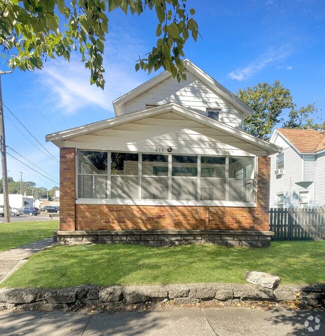 Building Photo - 415 Harlan Ave NE