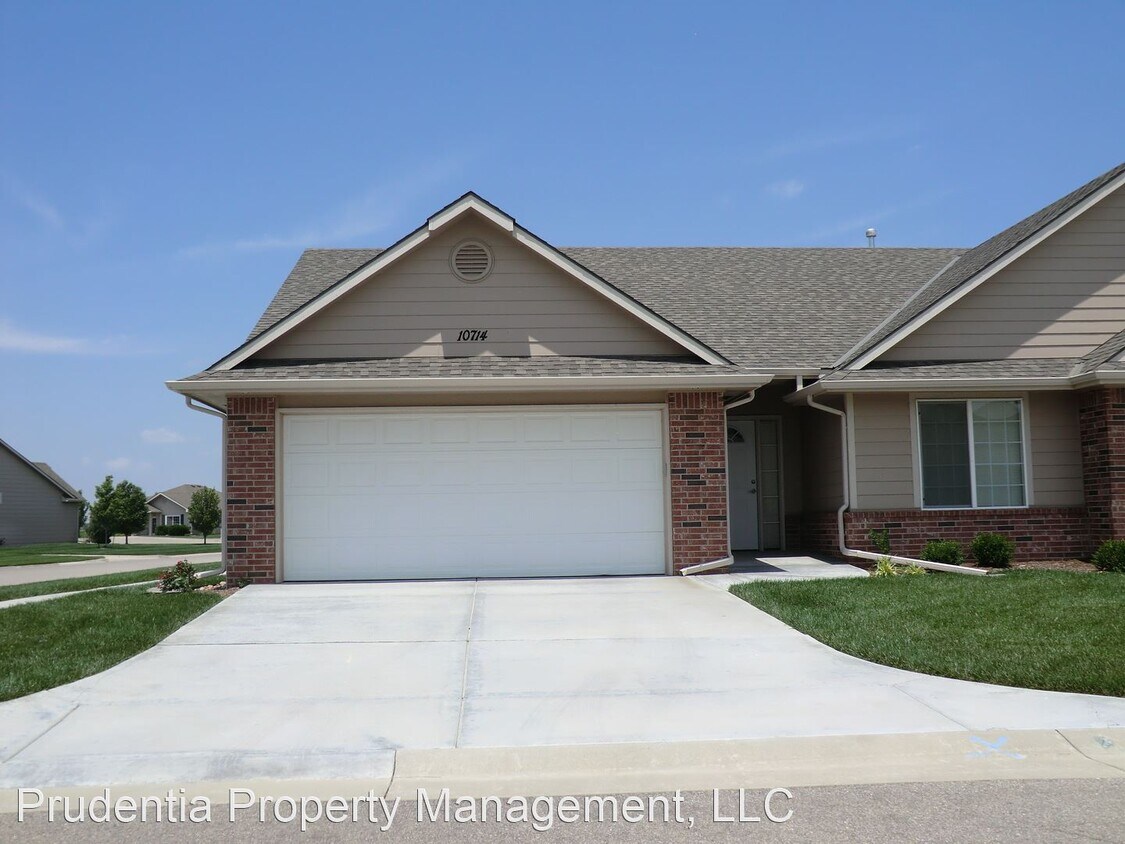 10714 W Hearth Stone Cir, Maize, KS 67101 House Rental in Maize, KS