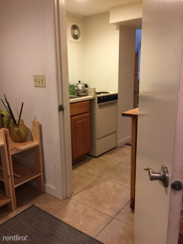 Building Photo - 2 br, 1 bath Apartment - 3551 SE Morrison St
