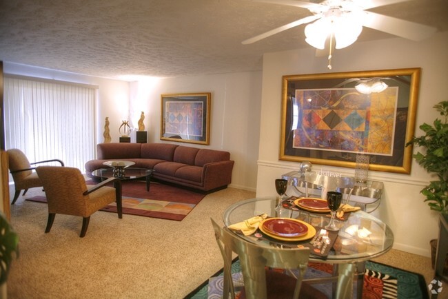 Living Room - Appletree Apartments