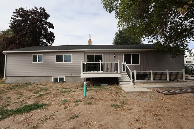 Building Photo - 380 E 700 S