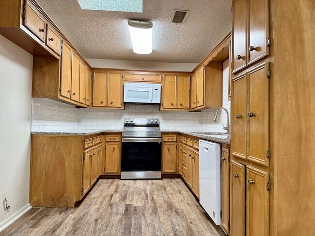 Foto del edificio - Home For Rent