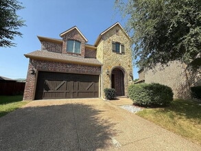 Building Photo - 9001 Blue Water Dr