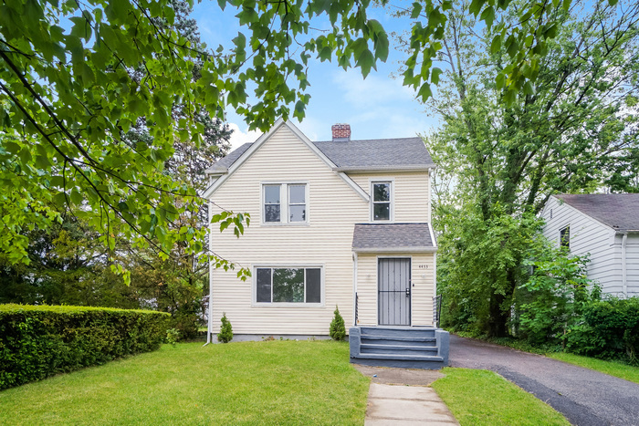 Primary Photo - Charming 3-Bedroom Home in Warrensville He...