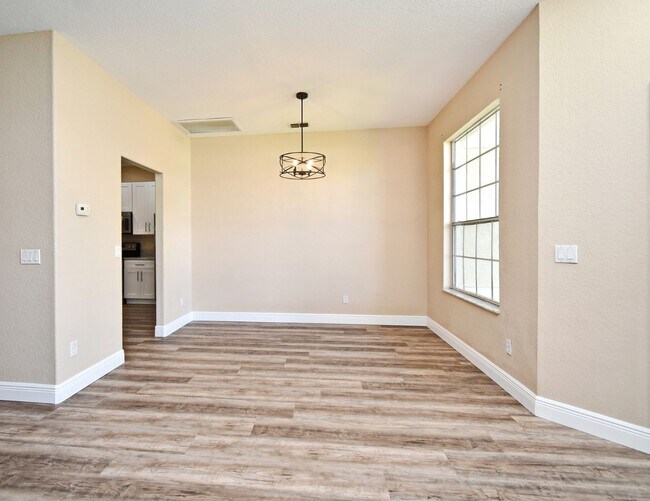 Foto del edificio - Lovely Remodeled 4/2 Home