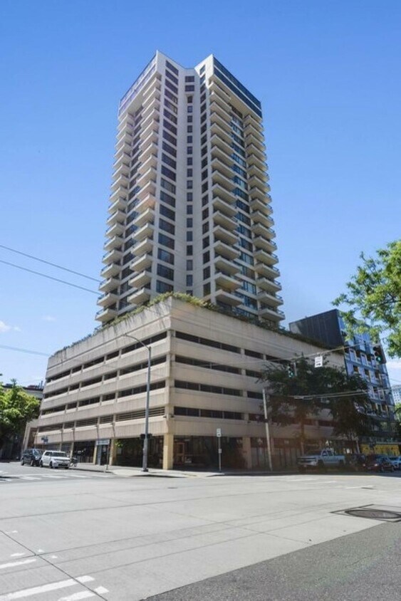Foto principal - 2201 3rd Ave