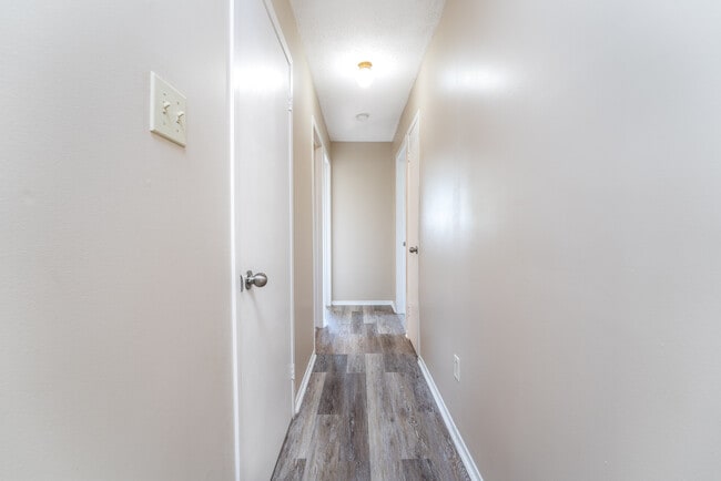 Building Photo - 2444 Cléroux Crescent