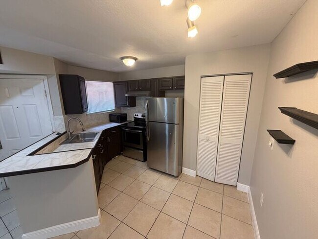 Foto del edificio - Cozy 1 Bedroom/1 Bathroom Near Millennium Mall!