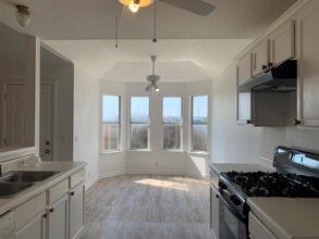 Building Photo - 210 Evergreen Cir