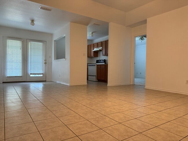 Building Photo - 309 S Water Ln
