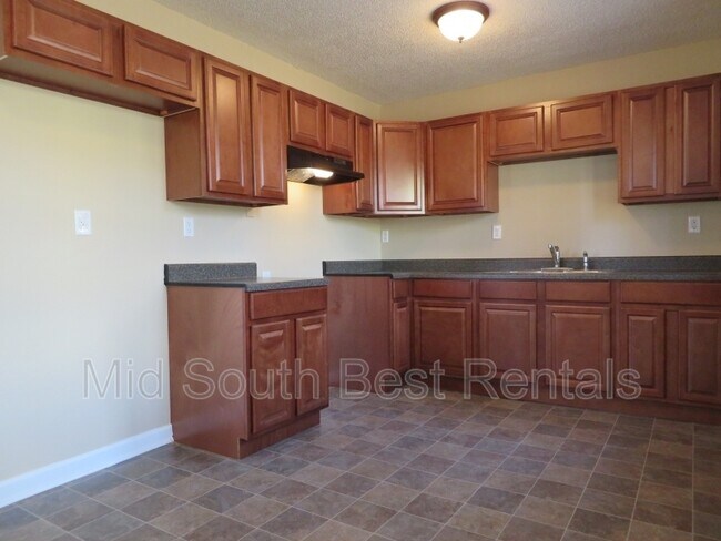 Foto del edificio - 3511 Millard Rd