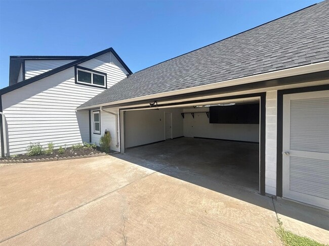 Foto del edificio - 7711 Meadowvale Dr