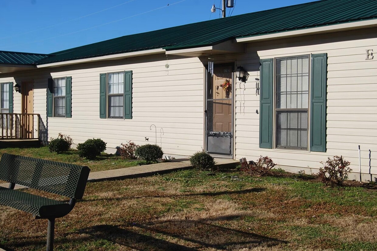 Building Photo - 4350 Lakewood Ct