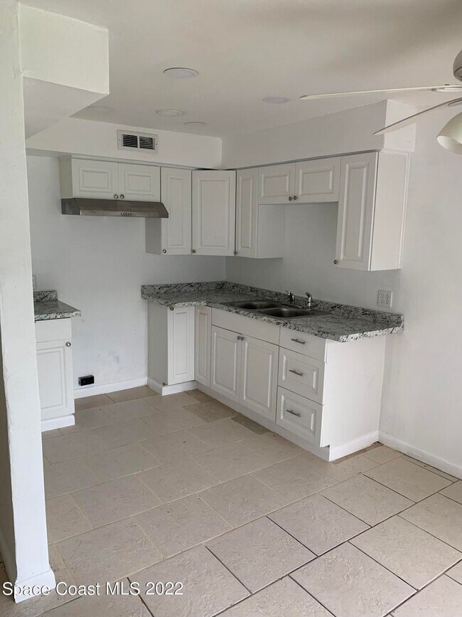 Building Photo - 180 Minna Ln