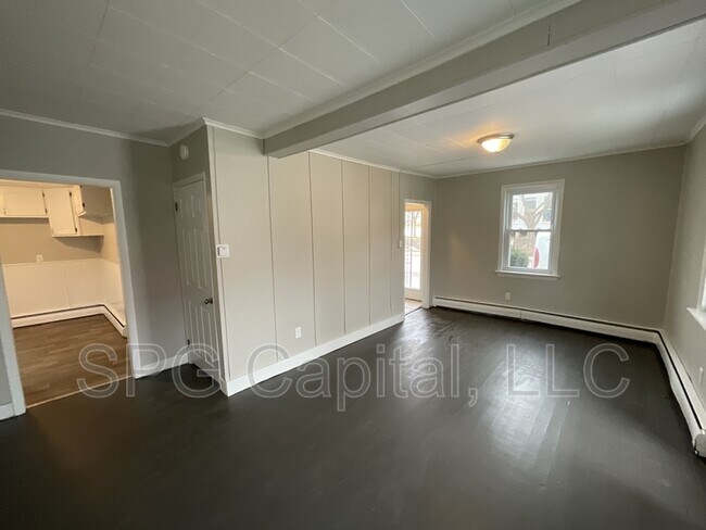 Foto del edificio - 422 N High St