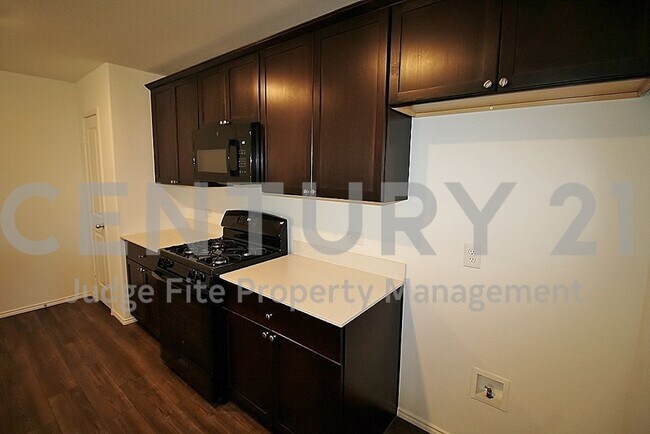 Building Photo - Wonderful 4/2/2 Built in 2021 For Rent!
