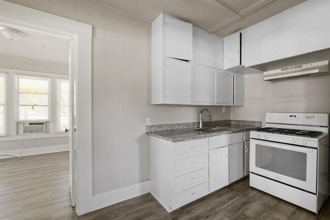 Foto del edificio - 8402 Brockton St